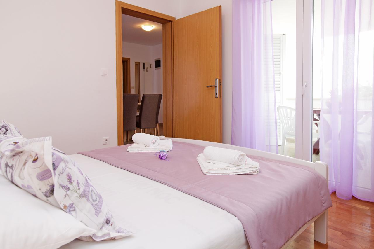 Apartments Mistral Бол Екстериор снимка