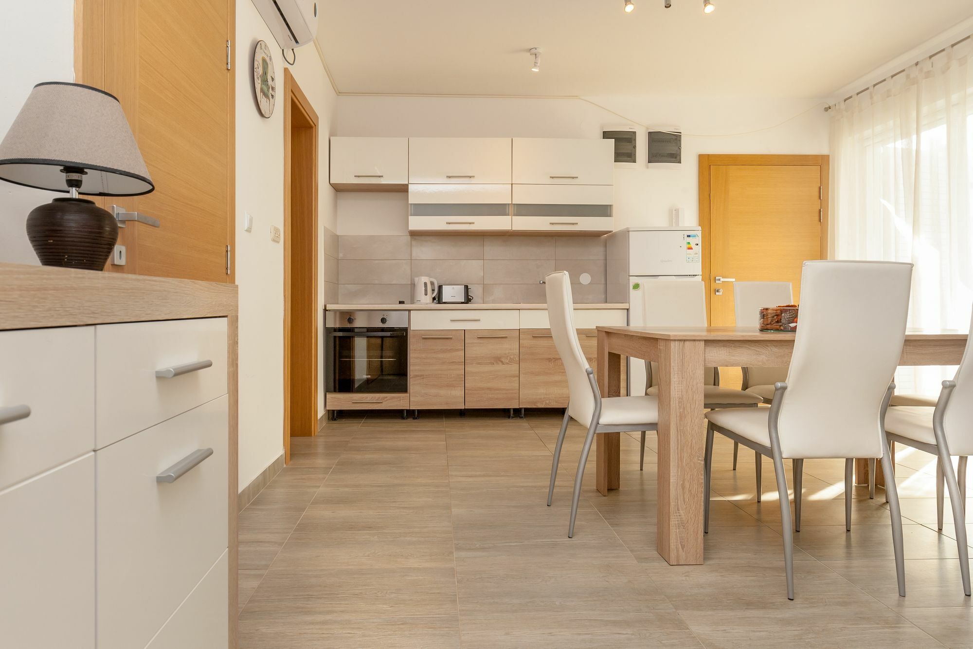 Apartments Mistral Бол Екстериор снимка